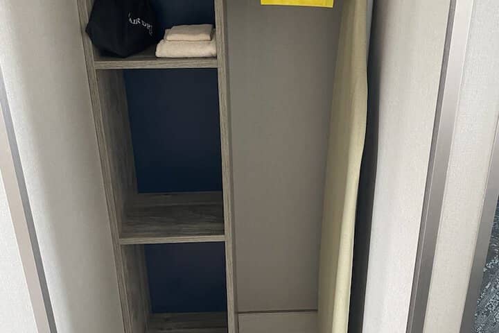 Room 8 of 60