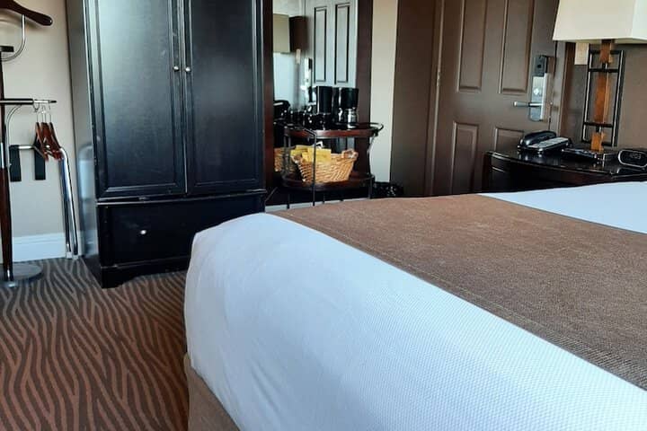 Room 26 of 60